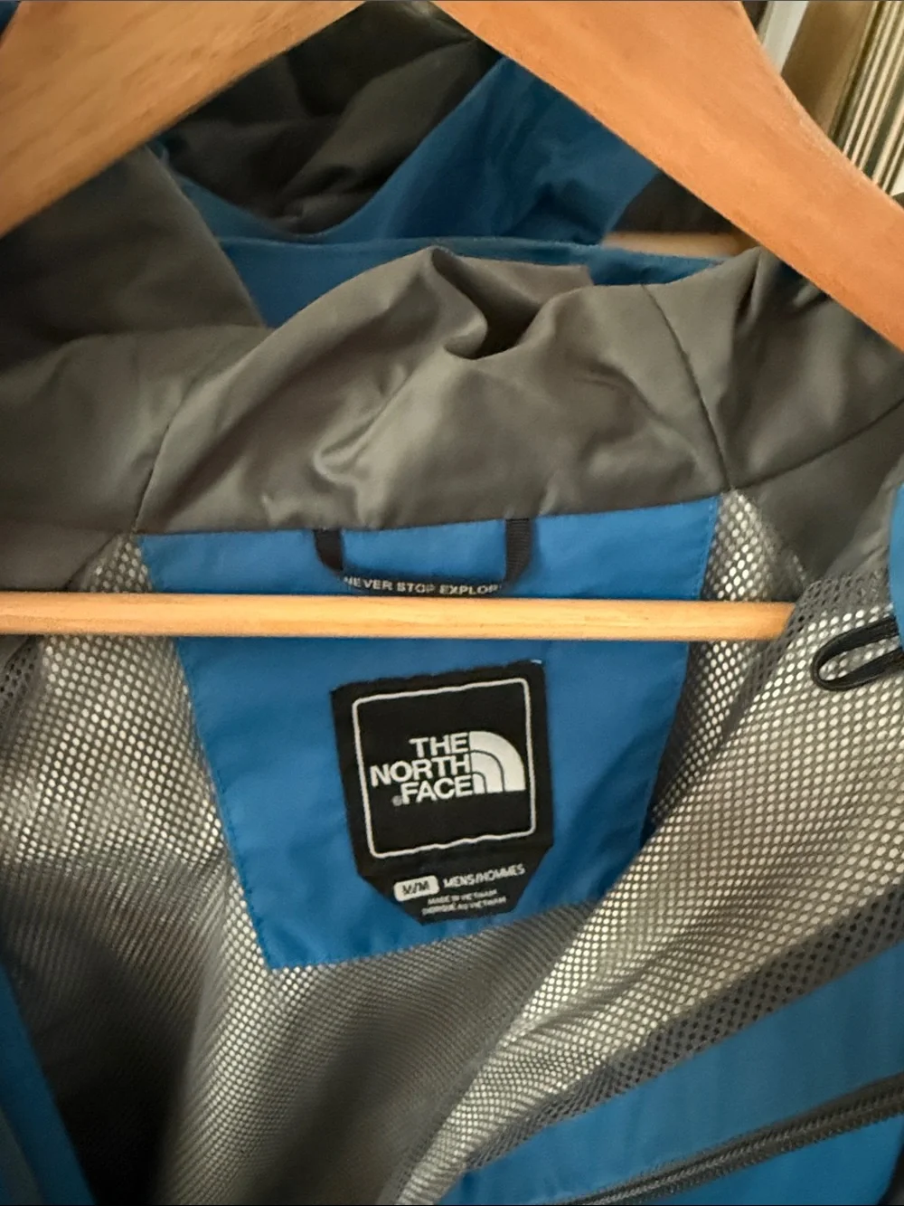 M’s North Face Rain Jacket